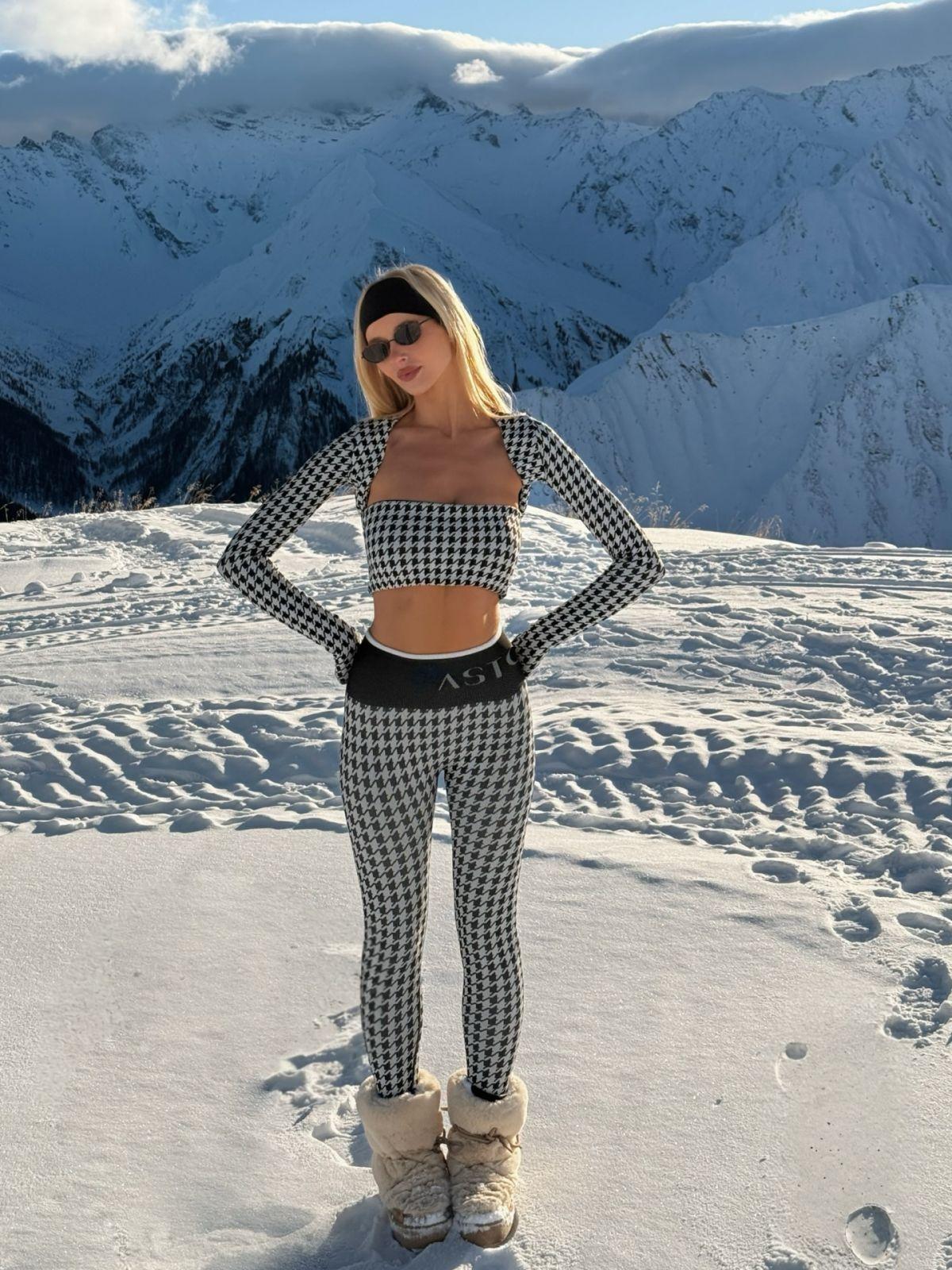 Victoria Turner Posts Fresh Instagram Photos, December 2025 6