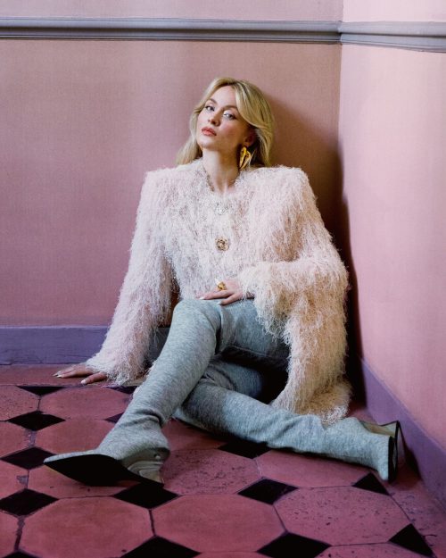 Zara Larsson Covers Wonderland Winter Issue Magazine, December 2025 5