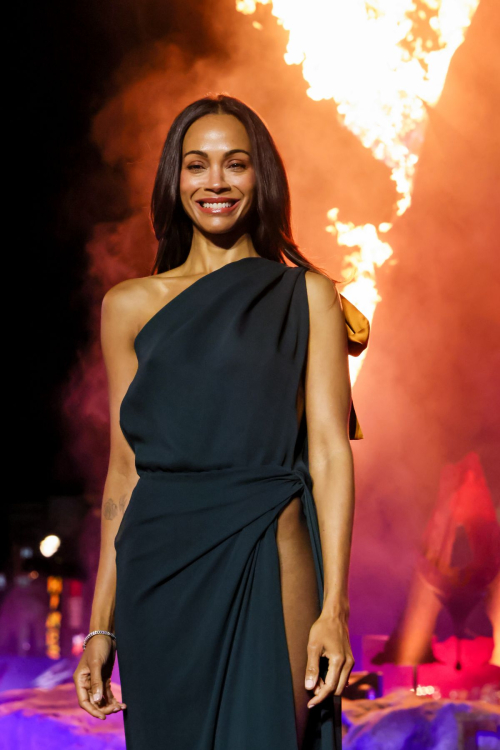 Zoe Saldana at Avatar Fire and Ash World Premiere Hollywood, December 2025 6