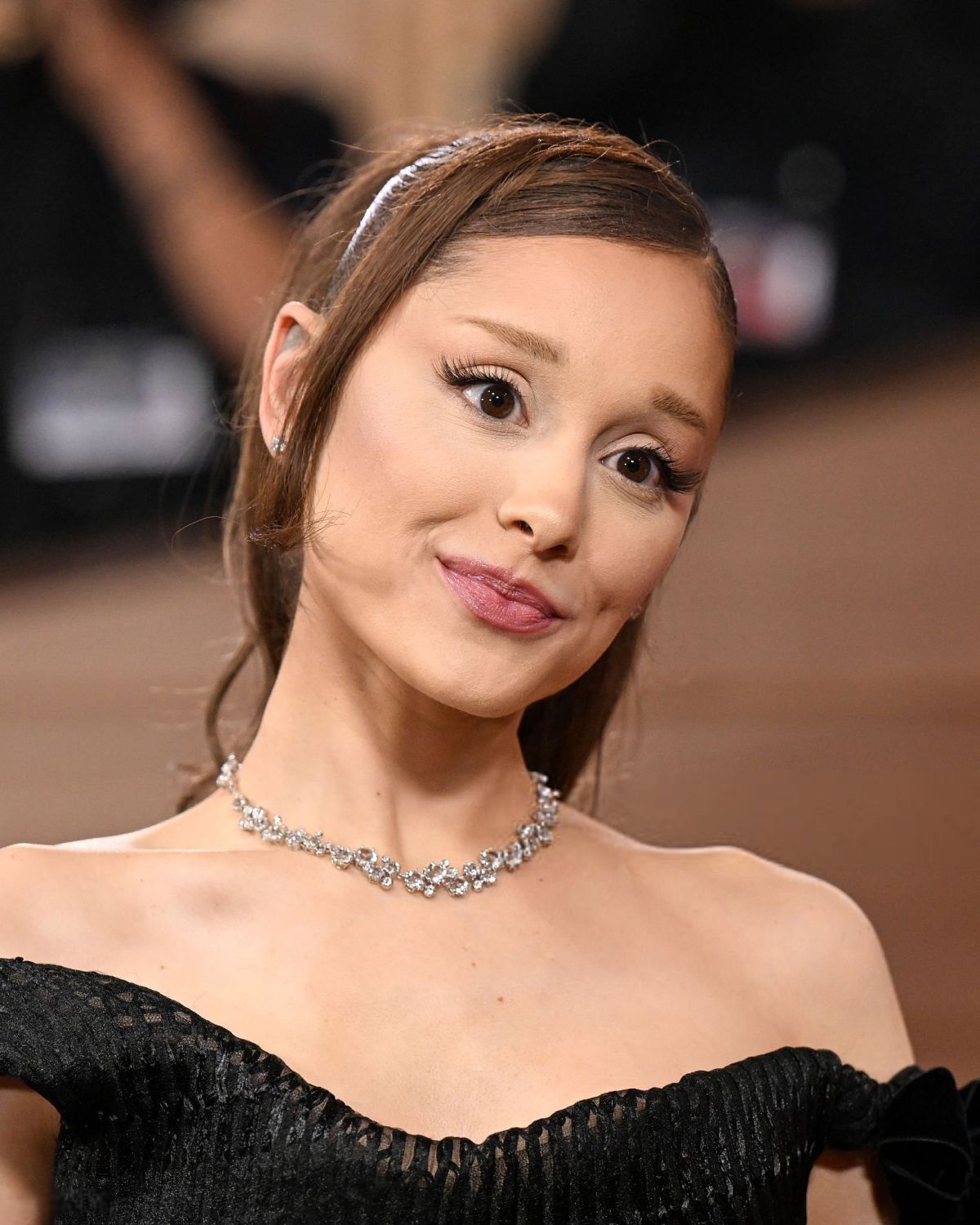 Ariana Grande at Golden Globe Awards in Beverly Hills, January 2026 4