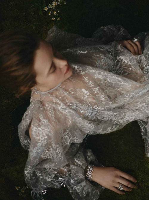 Claire Foy for Harper’s Bazaar UK, February 2026 8