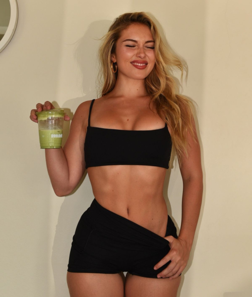 Heloise Huthart for Sunday Vacay Activewear, Jan 2026 24