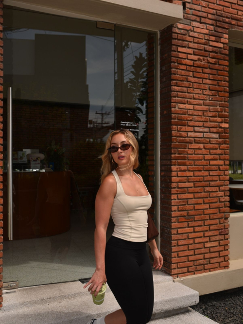 Heloise Huthart for Sunday Vacay Activewear, Jan 2026 2