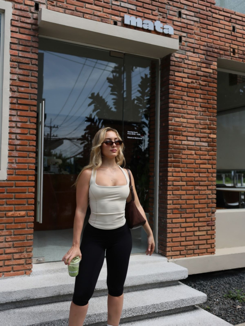 Heloise Huthart for Sunday Vacay Activewear, Jan 2026 4