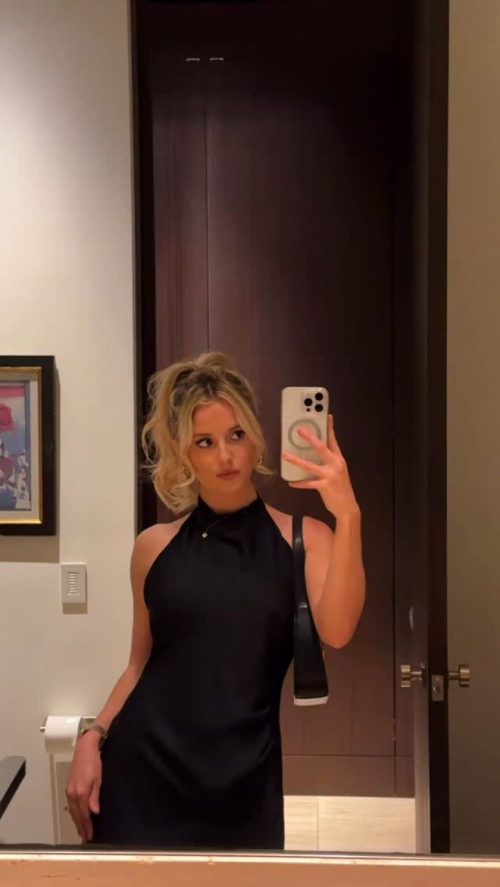 Lindsay Brewer Instagram Photos, January 2026 4