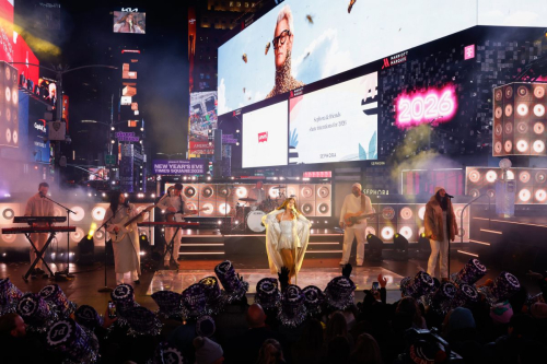 Maren Morris at New Year’s Rockin’ Eve NYC, 2025 2