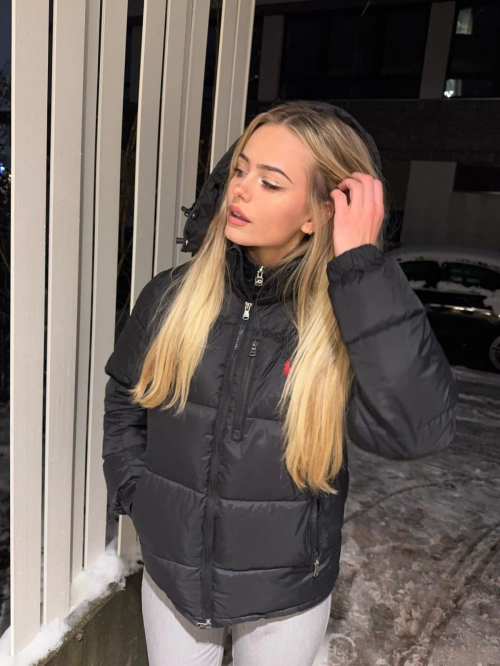 Sara Crumbleleg Instagram Photos, January 2026 1