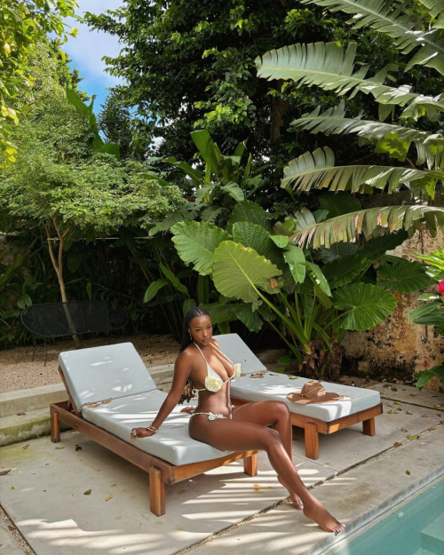 Savannah Perkins Instagram Photos, January 2026 9