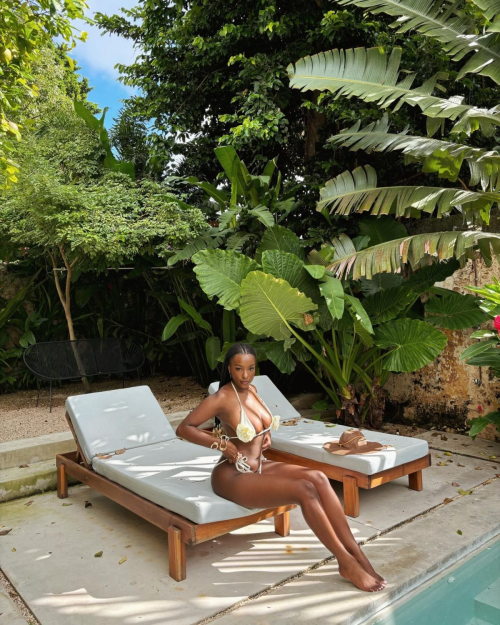 Savannah Perkins Instagram Photos, January 2026 4