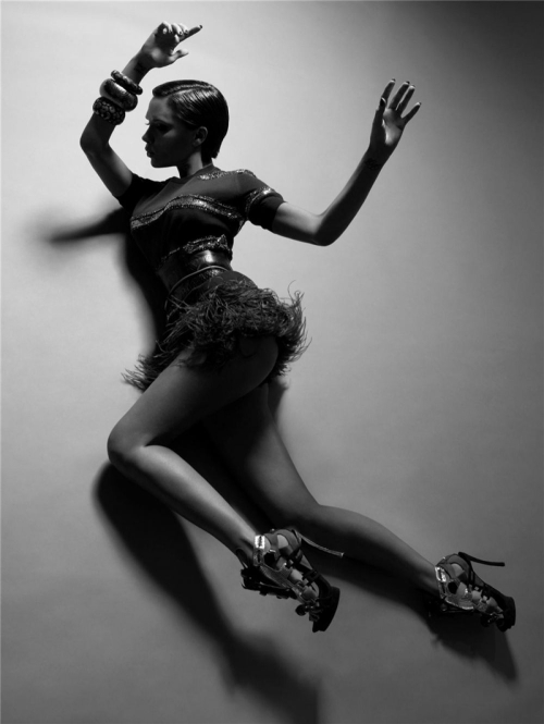 Victoria Beckham Vogue Russia Photoshoot, February 2009 3