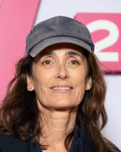 Agnes Boulard stuns in stylish look at premiere 2026