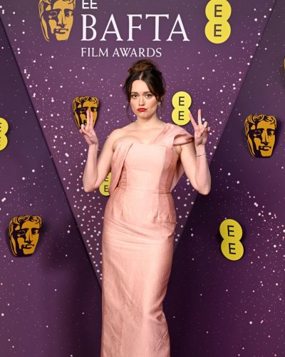 Aimee Lou showcases stylish look