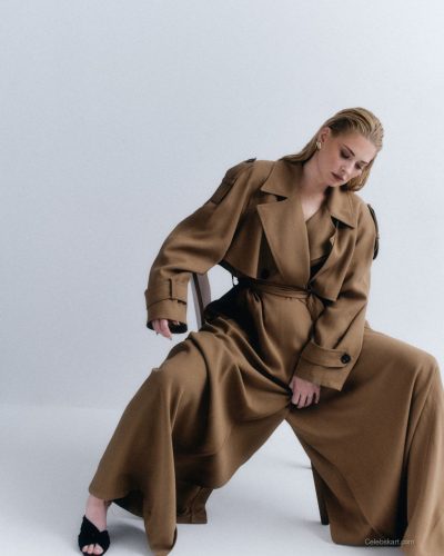 Alexandra Breckenridge looks stunning in stylish look