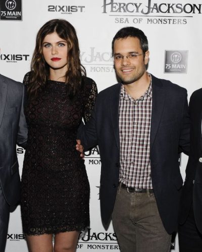 Alexandra Daddario stuns in stylish look at premiere 2013