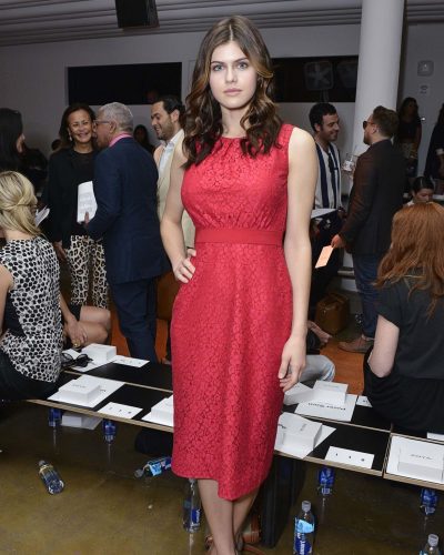 Alexandra Daddario wearing stylish look at appearance 2013