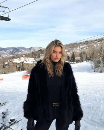 Allison Mason turns heads in stylish look