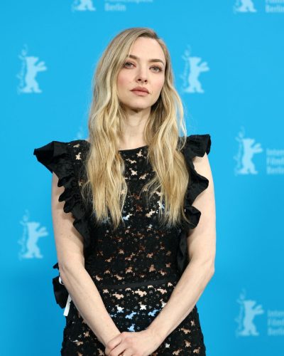 Amanda Seyfried turns heads in stylish look