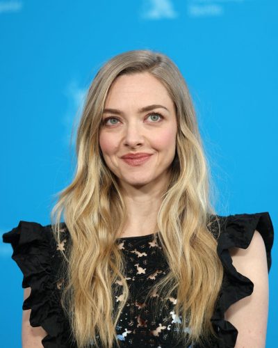 Amanda Seyfried showcases stylish look