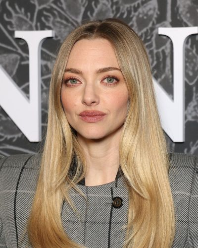 Amanda Seyfried turns heads in stylish look