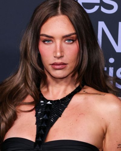 Anastasia Karanikolaou turns heads in stylish look