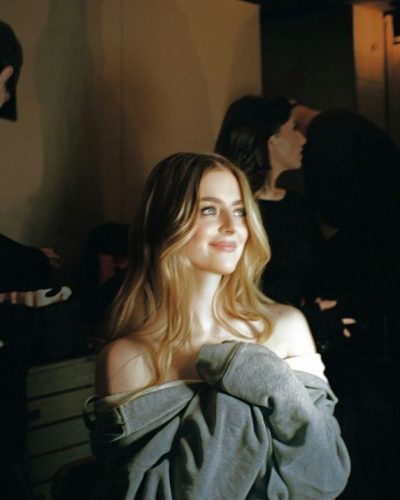 Anna Bryshnikov turns heads in magazine look