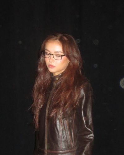 Anna Cathcart turns heads in stylish look