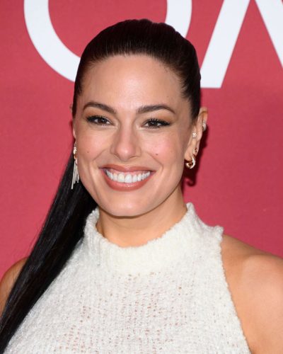 Ashley Graham showcases stylish look