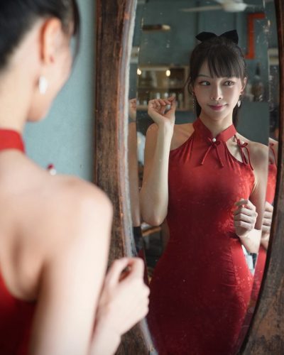 Cathryn Li spotted in stylish look during Instagram post