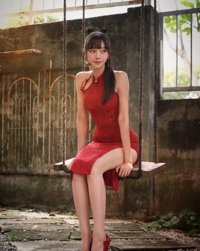 Cathryn Li wearing stylish look at Instagram post 2026