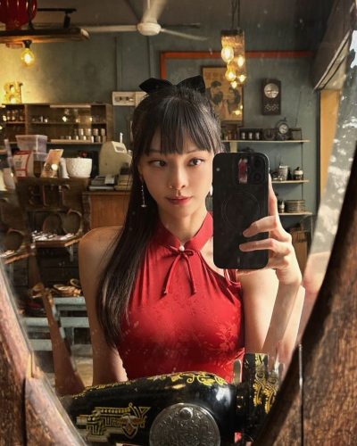 Cathryn Li turns heads in stylish look