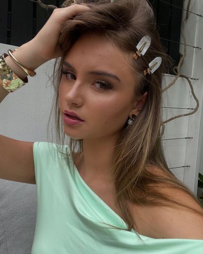 Chelsea Mayer spotted in stylish look during Instagram post