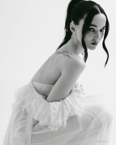 Dove Cameron turns heads in stylish look