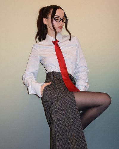 Dove Cameron turns heads in stylish look