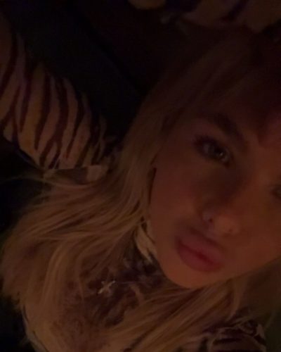 Ellie Blue stuns in stylish look at Instagram post 2026