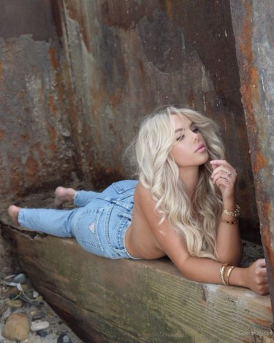 Ellie Blue turns heads in stylish look