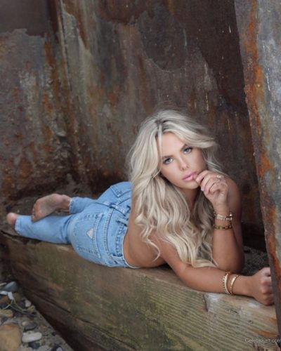 Ellie Blue showcases stylish look