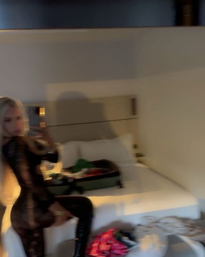 Ellie Blue showcases stylish look