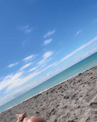 Ellie Blue stuns in stylish look at Instagram post 2026