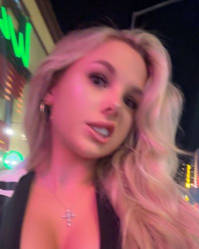 Ellie Blue turns heads in stylish look