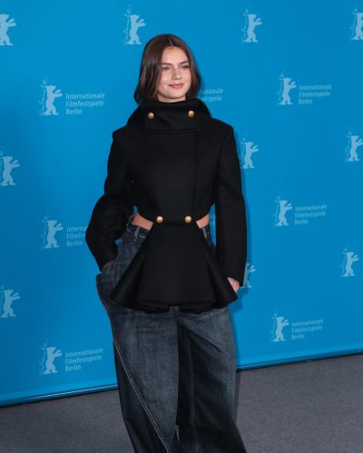 Florence Hunt looks stunning in stylish look