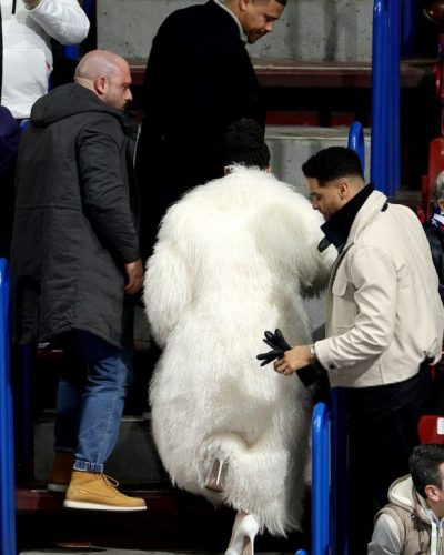 Halle Bailey turns heads in stylish look