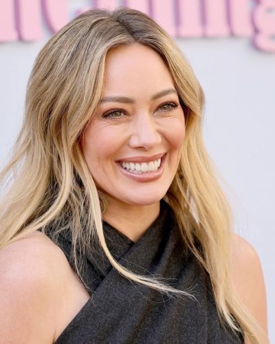 Hilary Duff stuns in stylish look at appearance 2026