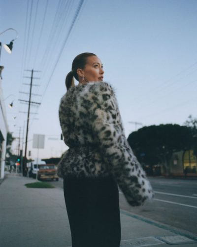 Hilary Duff stuns in stylish look at appearance 2026