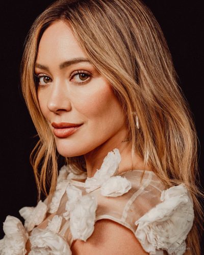 Hilary Duff turns heads in stylish look