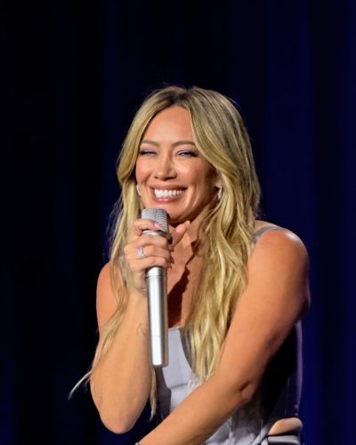 Hilary Duff turns heads in stylish look