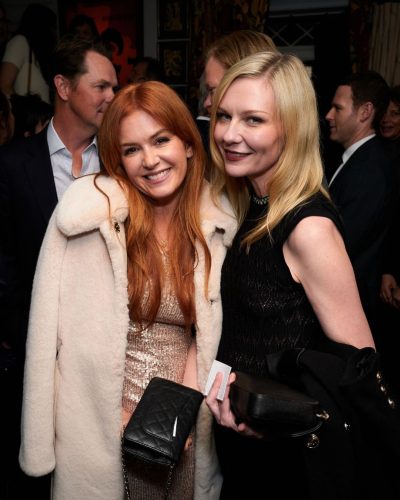 Isla Fisher stuns in stylish look at appearance 2026