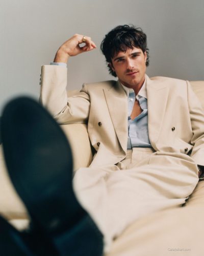 Jacob Elordi turns heads in stylish look