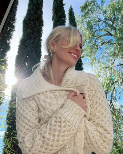 January Jones turns heads in stylish look
