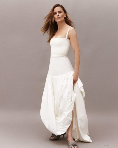 Jennifer Garner showcases magazine look