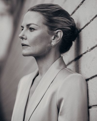 Jennifer Morrison stuns in stylish look at appearance 2026